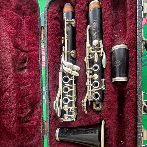 Selmer centered tone clarinet - centered,